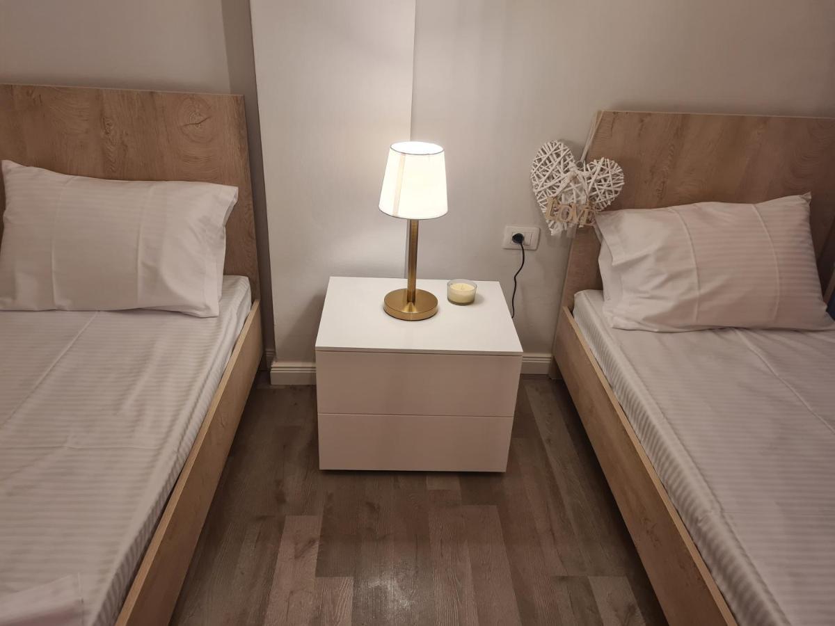 Old Beach Apartment Vlora Dış mekan fotoğraf