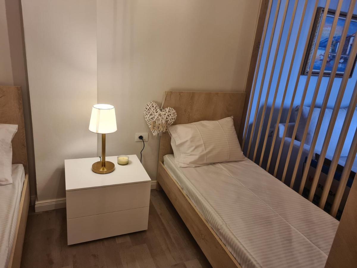 Old Beach Apartment Vlora Dış mekan fotoğraf